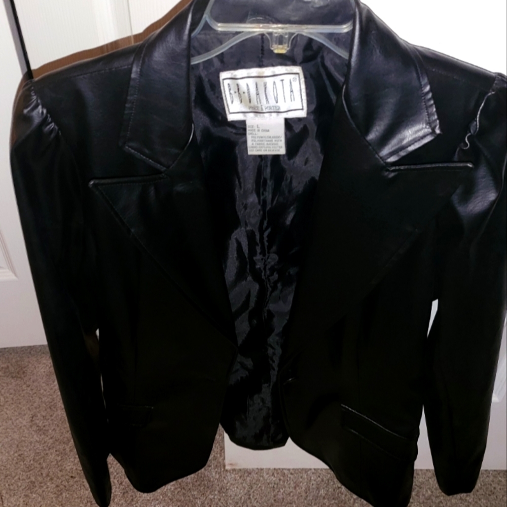 BB DAKOTA Black pleather pleated jacket L (not real leather).